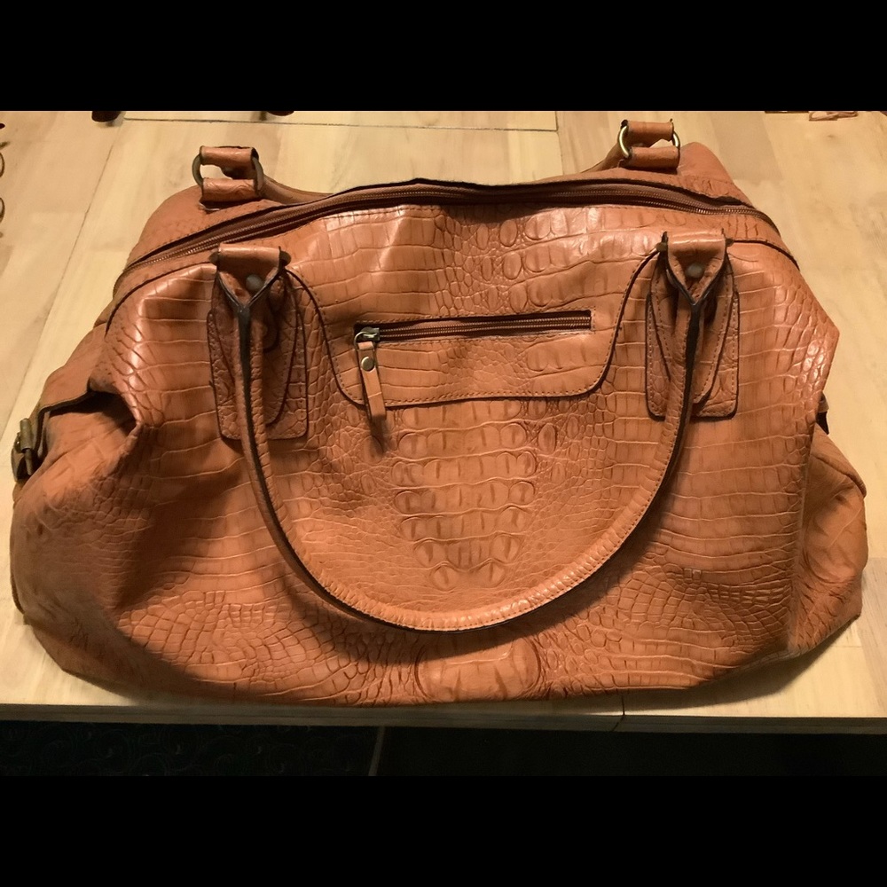 Travel Bag, Large 23 Inches Long by 12 Inches Tall, Not The Real Deal..